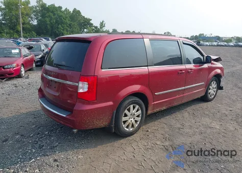 2015 Chrysler Town & Country Touring z USA, uszkodzony, nr VIN 2C4RC1BG3FR610990